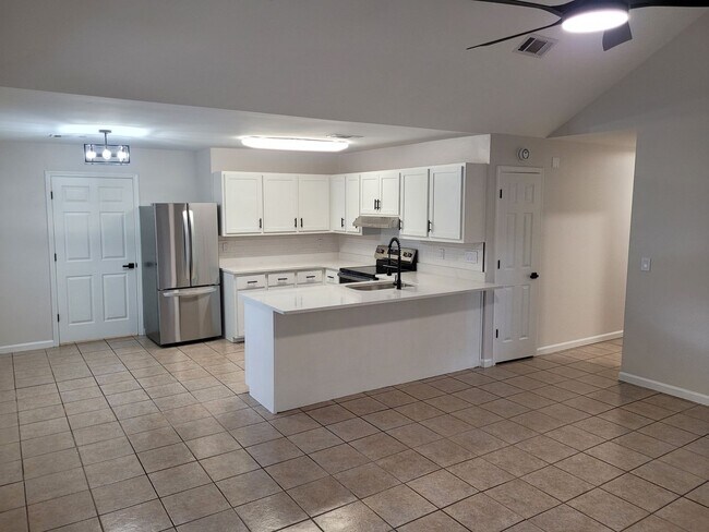 Building Photo - 209 Leigh Lp