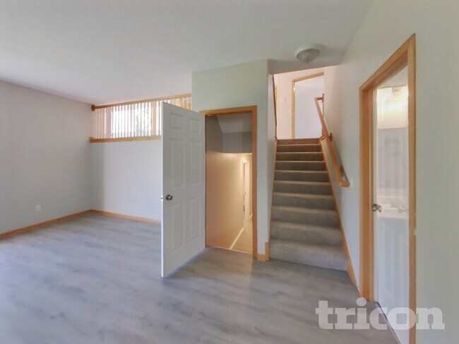 Building Photo - 2739 Zumbrota Cir NE