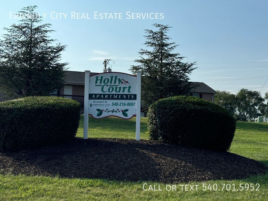 Primary Photo - Move in ready 2 bedroom 1.5 bath Apartment...