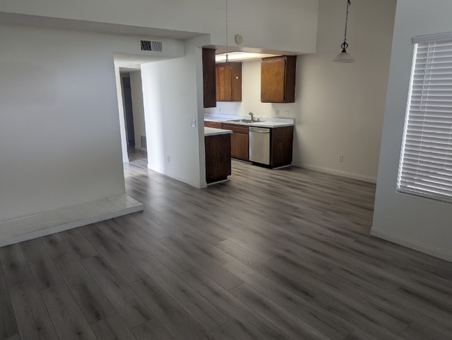 Building Photo - 1046 Canal St