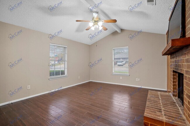 Foto del edificio - Spacious 2/2 Duplex in North Richland Hills!