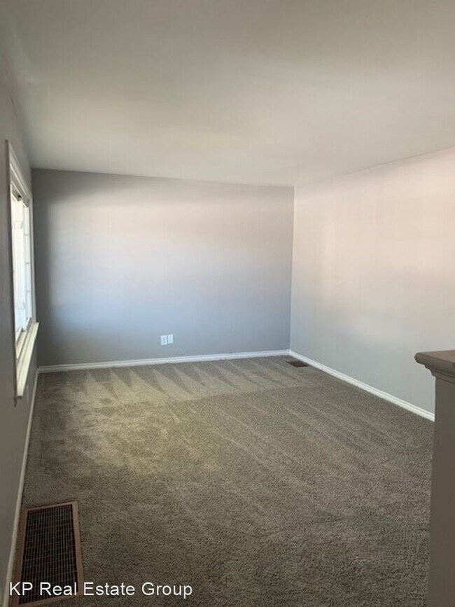 Foto del edificio - 4 br, 1.5 bath House - 975 E. Dunedin Rd.