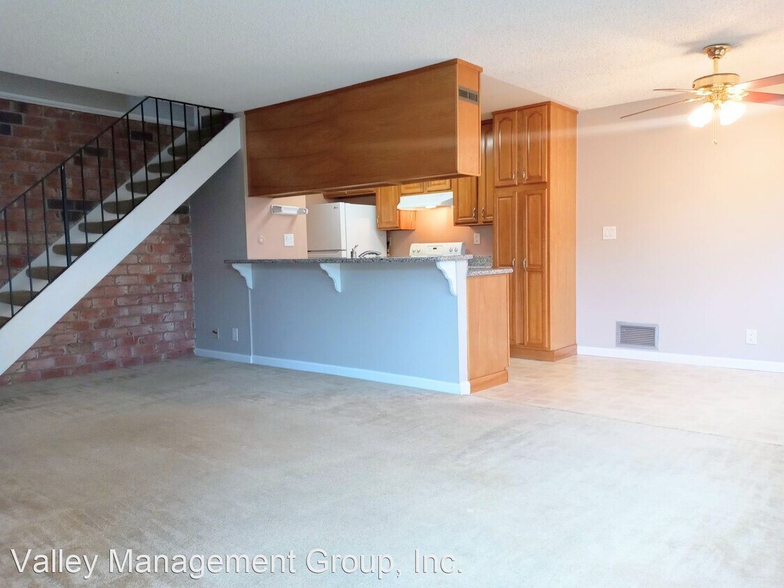 Primary Photo - 2 br, 1 bath House - 254 Tradewinds Ct #2
