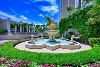 Building Photo - 7117 Pelican Bay Blvd