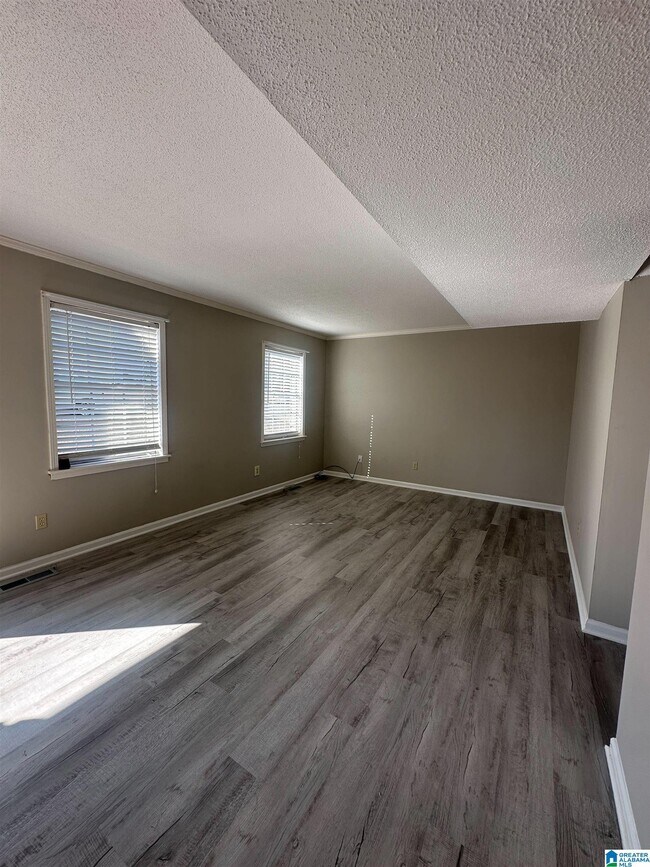 Foto del edificio - 839 Linbard Ln