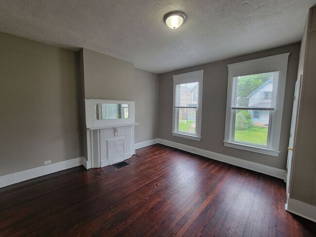 Building Photo - 1811 Lincoln Ave