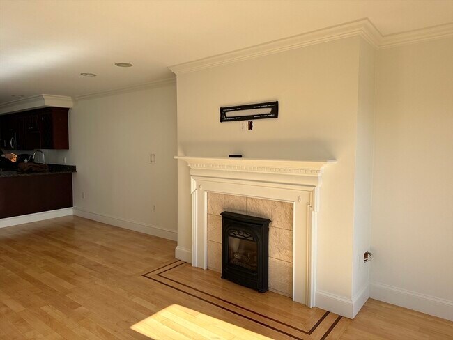 Building Photo - 270 Bunker Hill St