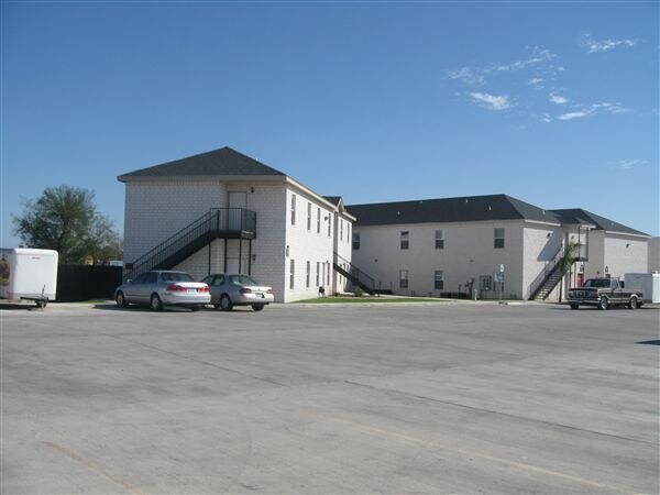 Building Photo - 515 E Pike Blvd