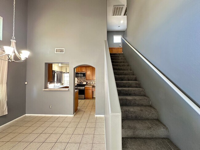 Building Photo - Santa Barbara At Summerlin