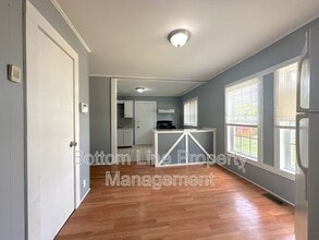 Building Photo - 815 S Weldon St