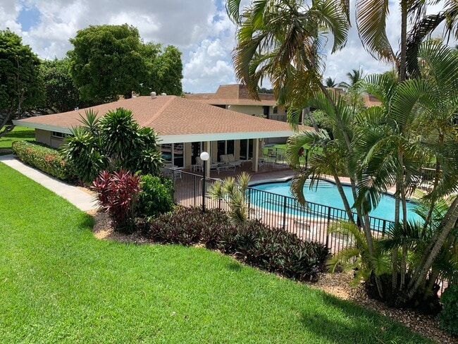 Building Photo - 1301 NW 12th Ave