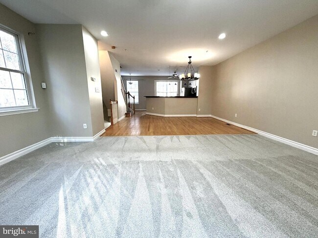 Foto del edificio - 623 Trout Run Ct