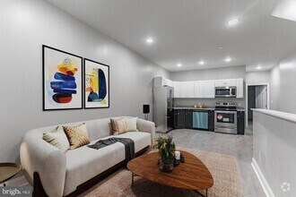 Building Photo - 667 N 39th St