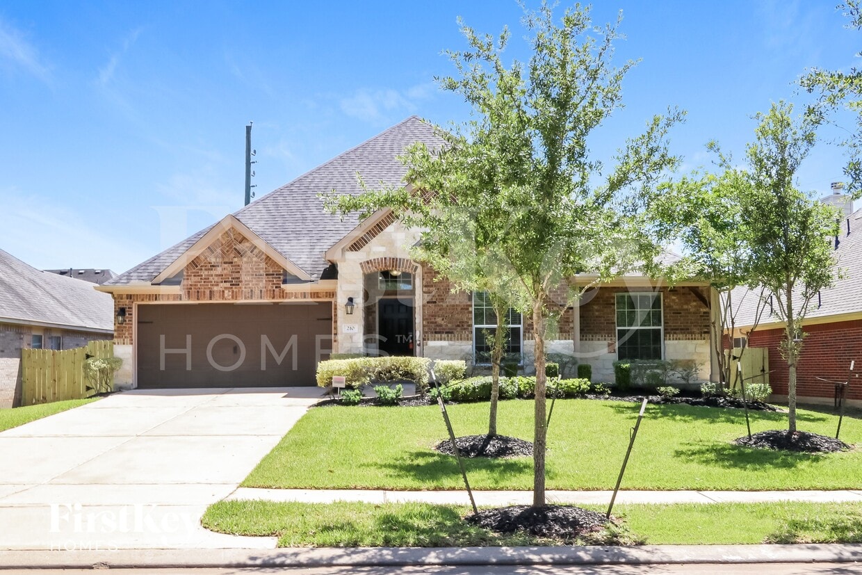 Foto principal - 210 Terrace Creek Ct