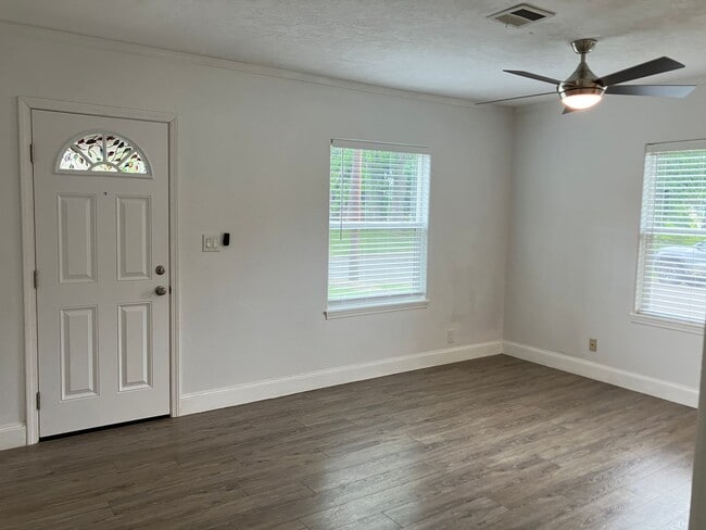 Building Photo - 321 Magnolia Ct NW
