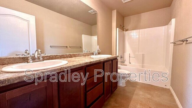 Foto del edificio - 4841 B Deep Drive