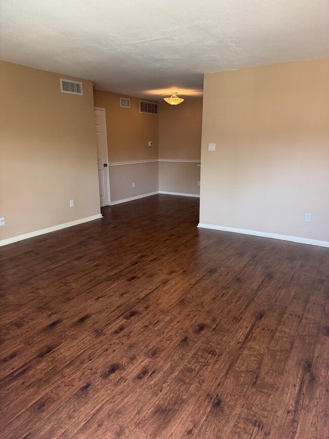 Foto del edificio - 2250 Bering Dr