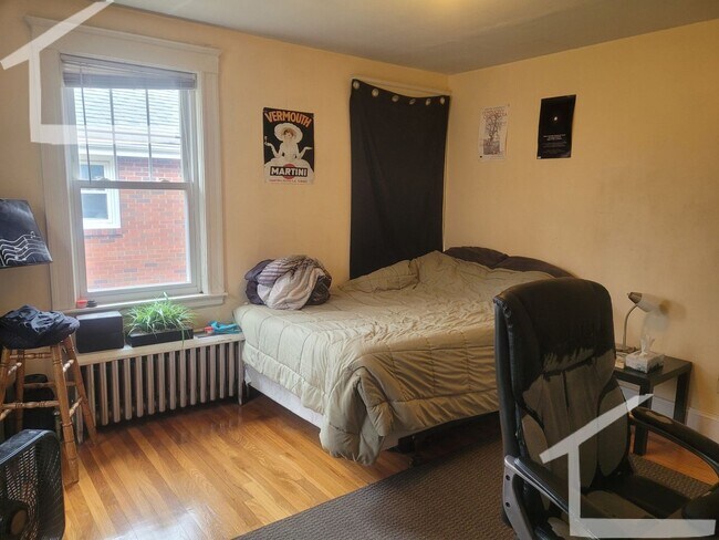 Photo - Townhouse + Garage-tandem Parking  AUGUST