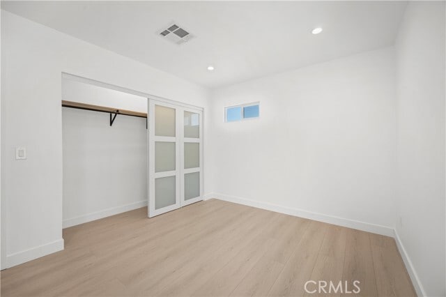 Foto del edificio - 6946 Amestoy Ave