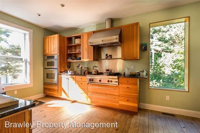 Foto del edificio - 5 br, 2 bath House - 711 N. Lincoln St