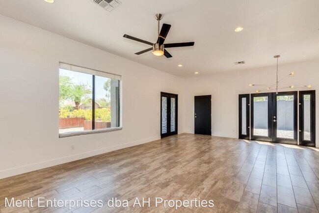 Building Photo - 4 br, 3 bath House - 3814 N 9TH ST