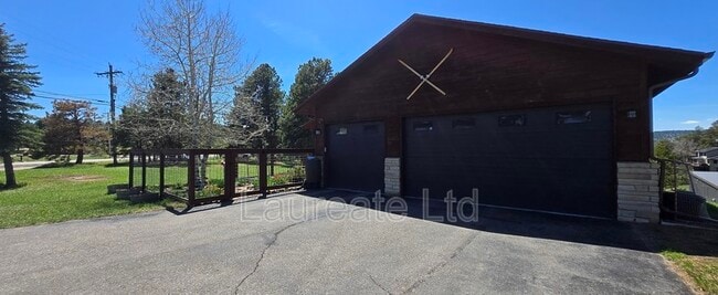Building Photo - 129 Lookout Mountain Rd