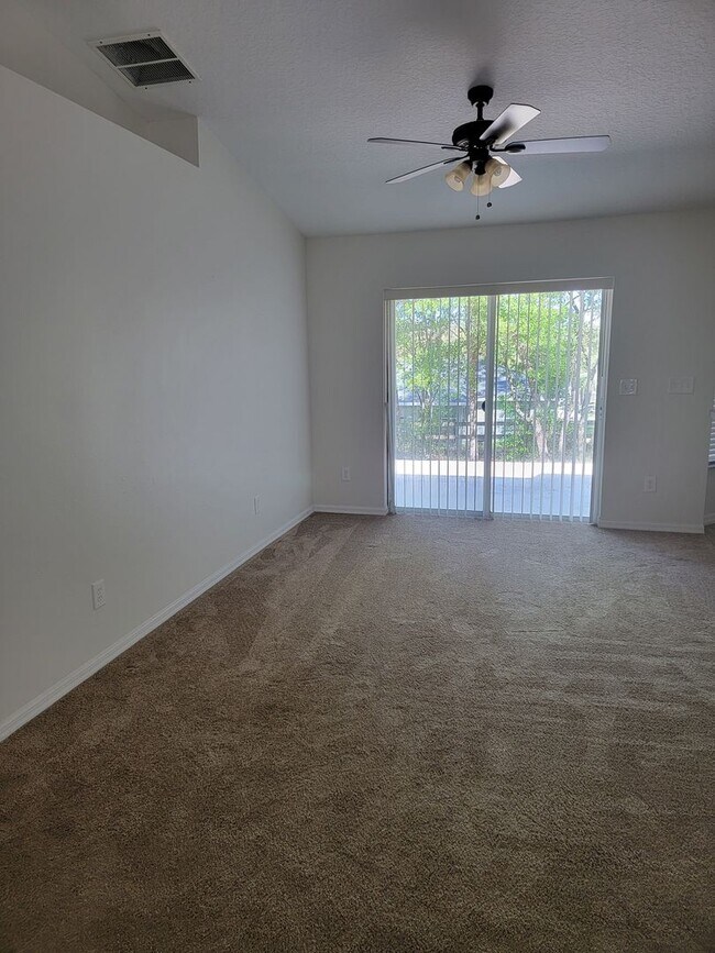 Foto del edificio - 8464 N Bolder Dr