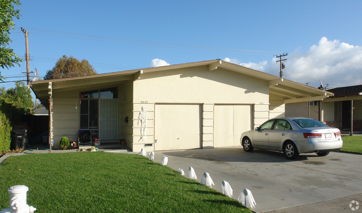 Primary Photo - 2861-2863 Benton St