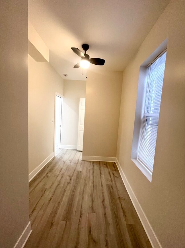 Foto del edificio - 3221 S May St