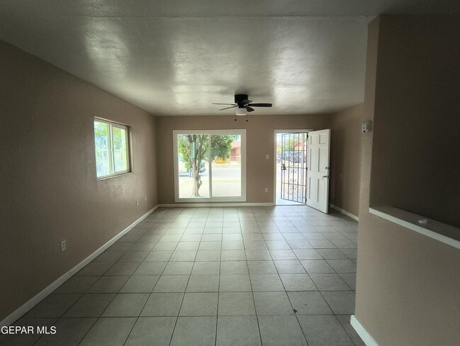 Foto del edificio - 4918 Guadalupe Dr