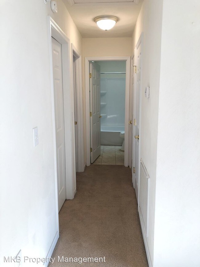 Building Photo - 3 br, 2.5 bath House - 4831 Horseman Drive