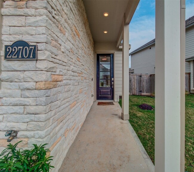 Foto del edificio - 22707 Sutherland Bend Ln