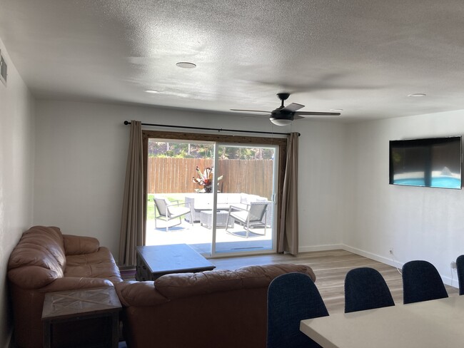 Building Photo - 3514 Hacienda Dr