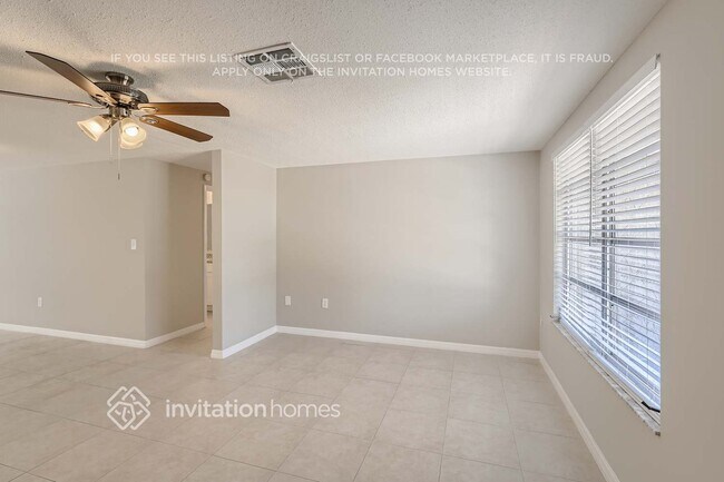 Foto del edificio - 7530 Rosewood Dr