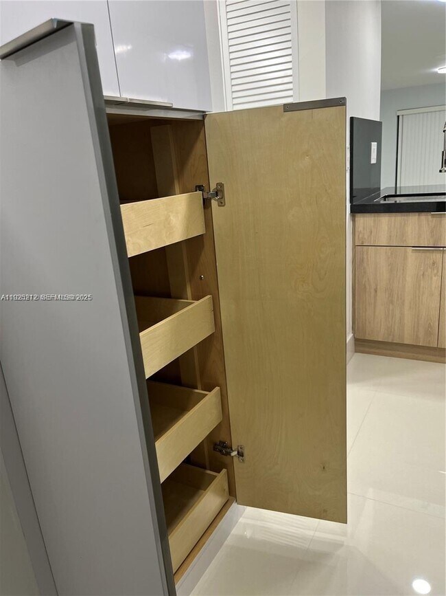 Foto del edificio - 9917 W Okeechobee Rd