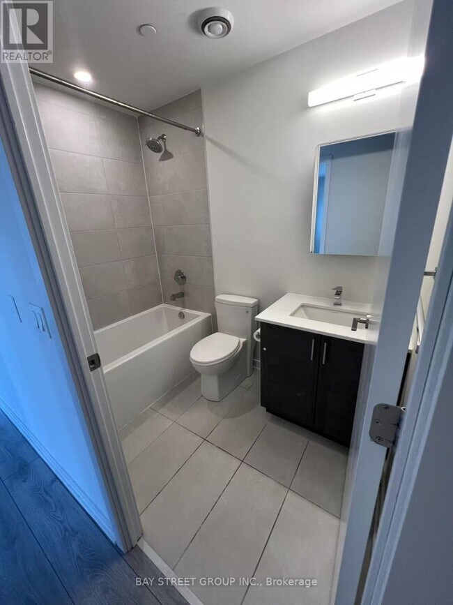 Building Photo - 15 Ellerslie Ave