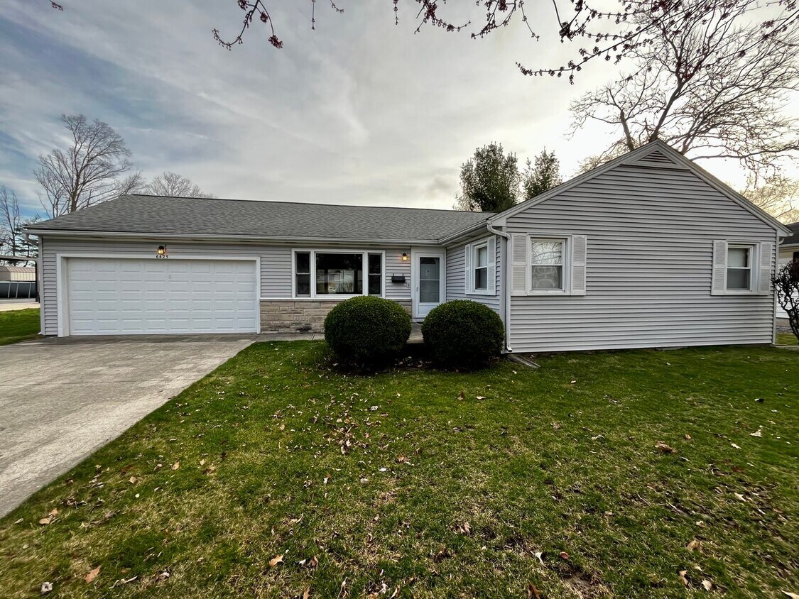 6425 Maywood Cir, Fort Wayne, IN 46819 House Rental in Fort Wayne, IN