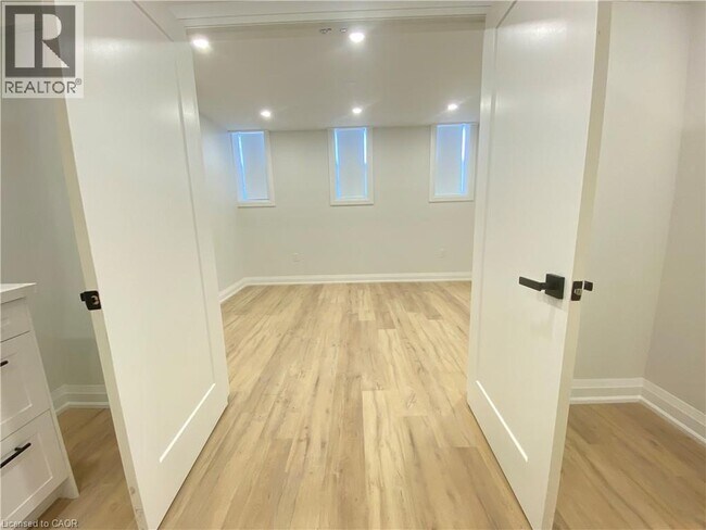 Photo du bâtiment - 588 Barton St E