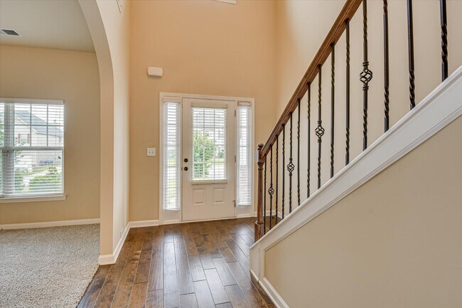 Building Photo - 2759 Huntcliffe Dr