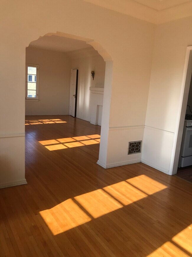 Foto del edificio - 1426 Alvira St