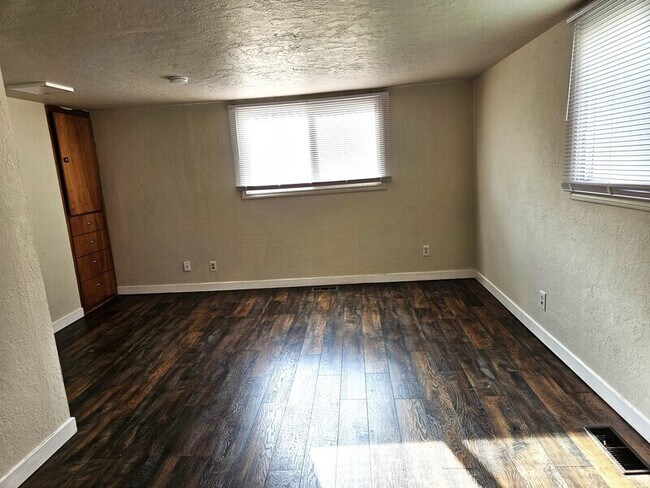 Foto del edificio - 1002 S 140th St