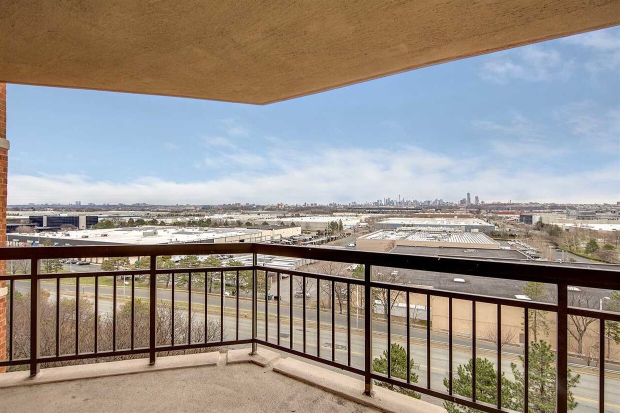 807 Harmon Cove Tower, Secaucus, NJ 07094 Condo for Rent in Secaucus