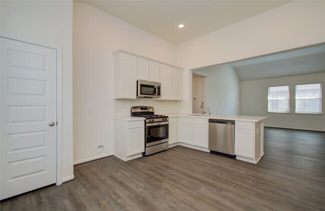 Foto del edificio - 8414 Beacon Bay Cir