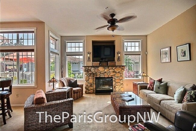 Foto del edificio - Gorgeous Renton Highlands Condo * Attached...