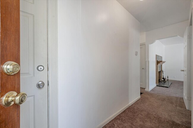 Building Photo - 1644 Quint St