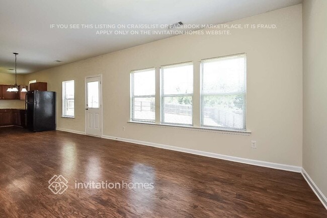 Building Photo - 440 Village Broad St