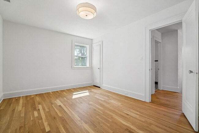 Foto del edificio - 208 W Hudson Ave
