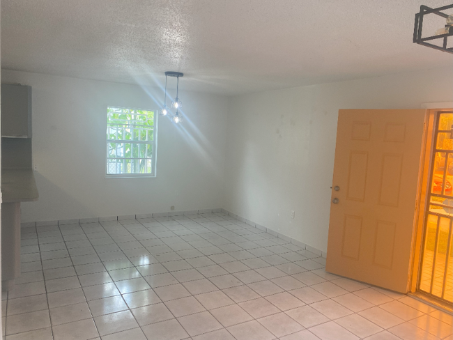 Building Photo - 4782 NW Flagler Terrace