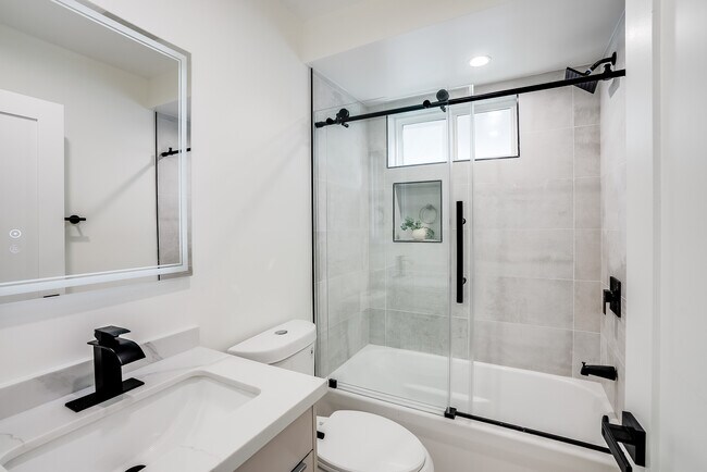 Foto del edificio - 1345 Seward St