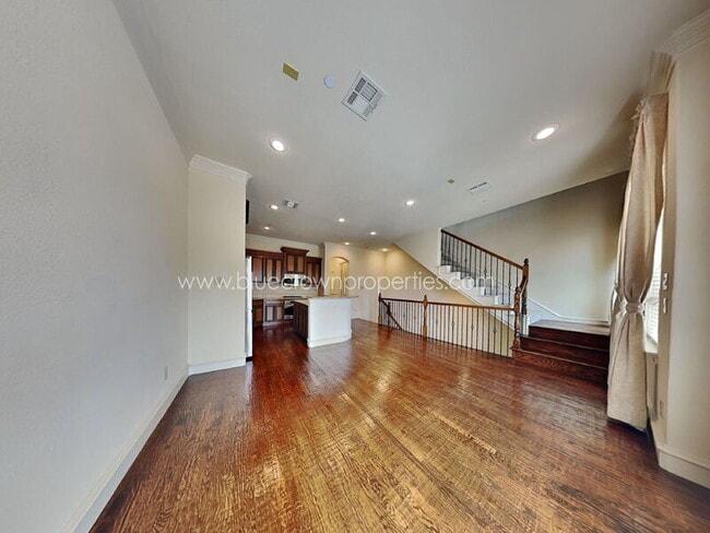 Photo - 4037 Winsor Dr Townhome
